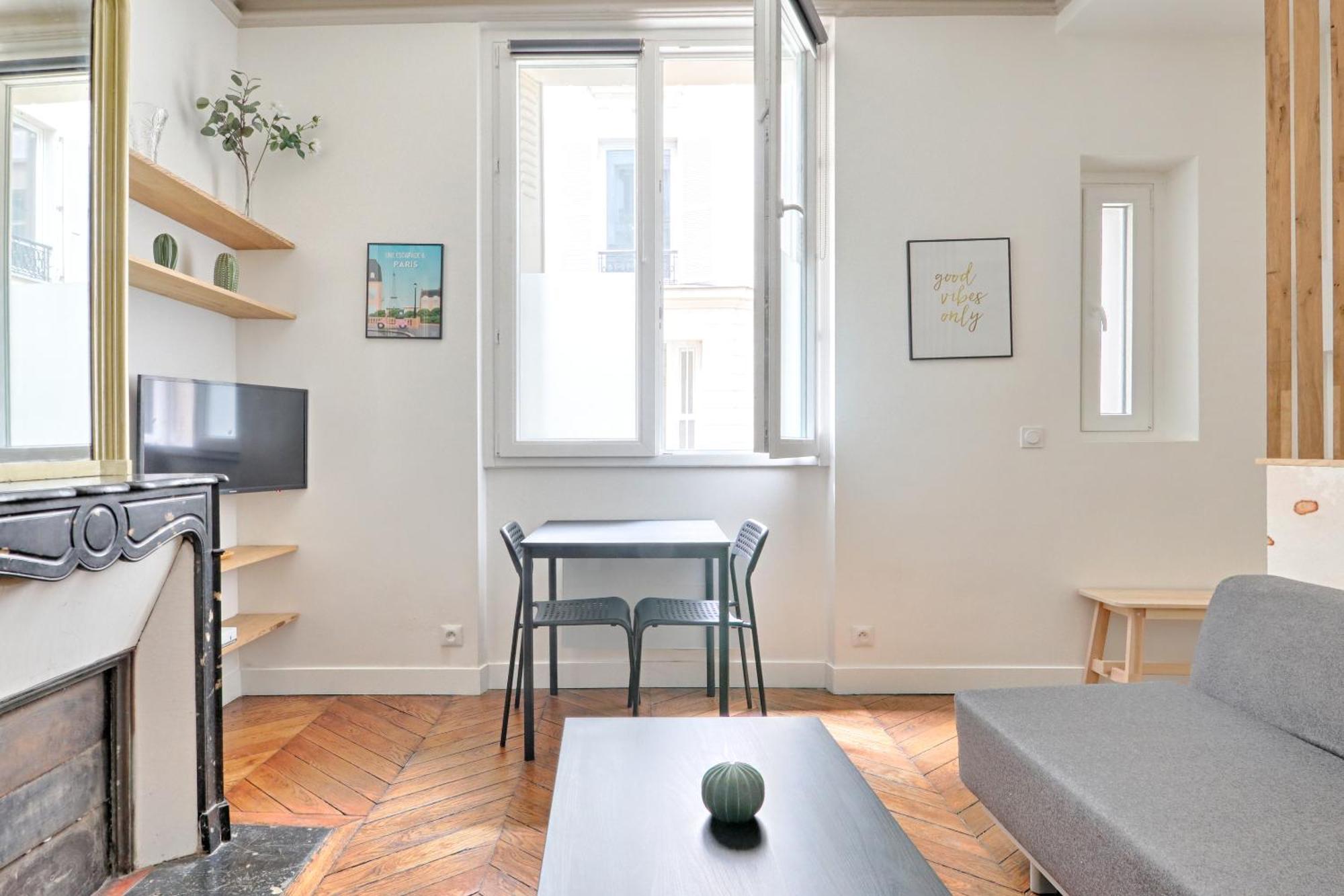 Apartment Liege - Saint-lazare, Location Very Paris